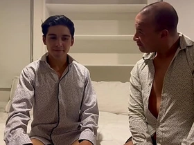 这小年轻从没尝过残疾大哥的巨屌 chinese cramped gay porn