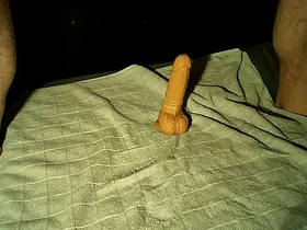 旧假阳具，新鲜精液 hot house flippers unconcerned porn