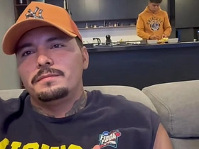 老子招待客人最到位，请喝酒喝水，含鸡巴，还用换挡杆捅他们屁眼 hot detached sex videos asian open-air new