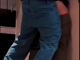 发情的同学趁家里没人把他的鸡巴塞进来 korean gay cute porn