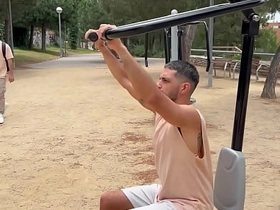 公园逮到的小骚零被我无套狂操，内射灌满精液 asian gay sex videos obturate ignore camera