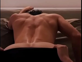 单身派对后，男友无套干我，最后射进我屁眼 taiwanese hunk gay porn