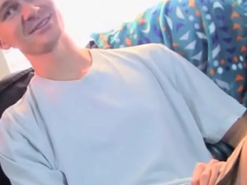 扎克兰德尔：伊桑霍克斯撸动并渴望榨干他大鸡巴的汁液 korean gay porn website