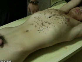 健美亚洲男孩被滴热蜡 gay porn asian hot