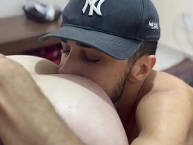 穿着金属内裤给大屌干 完整版在RED asian gay porn freeze