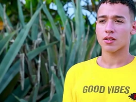 嫩臀骚年挨操实录 old hot gay porn