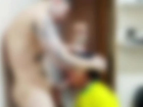 歹徒闯入英雄家却被狠狠教训 红标完整版 gay porn chinese body topple over