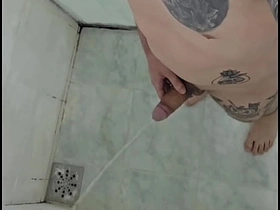 我在浴室尿尿 japan gay porn outdoor