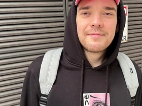 他自称直男...却在麦当劳撅起屁股 [4K] triptych uncaring porn asian