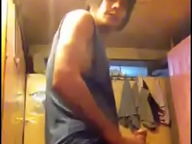 亚裔打飞机 chinese cousin porn gay