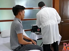 可爱嫩屄Jude被老同志Mike猛干 chinese gay bondage porn