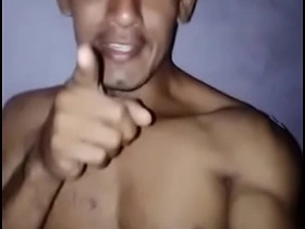 帅哥们都好吗 人家给你们亲亲哦 korean gay movie porn