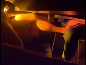 室友和年轻朋友在桌下玩足交 这次我偷拍到了 gay porn japan