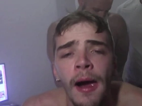 猛男爆菊把瘦0小穴灌满精液 - 无套内射 gay asian porn site