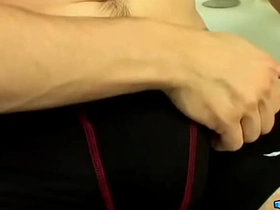 UndieTwinks: Bryce Corbin洗澡时硬到流水还猛撸 gay sex asian videos