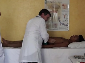 亚裔病患被三明治肛舔同时遭医生轮番中出 thailand gay porn video