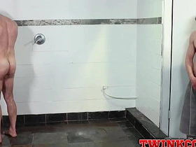 我无套插他 他在我嘴里射精 china young asian gay sex videos