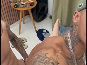 我带同事来双飞我老公和我 gay chinese porn park