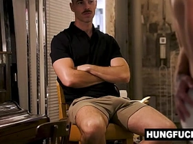 两个火辣伪娘被变态老板狠操 最后跪着张嘴吐舌让我射满他们脸和舌头 hot gay porn couple