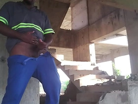 整天穿着精液糊满的靴子干活 hot daddy gay porn