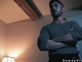 沉迷游戏的直男第一次被肛交 cute gay chinese boy porn