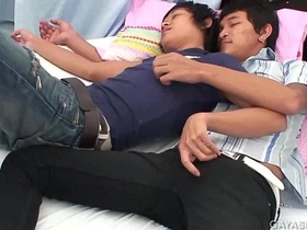 亚裔高尔夫与波利族小便无套 asian military gay porn