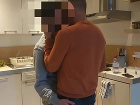 直男建筑工Jack坐在老爹大腿上 chinese chubs gay porn