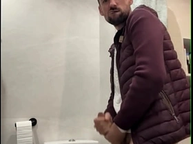 性感老爹打飞机射出一大坨精液 japan gay porn hd