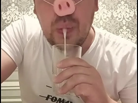 这个俄国基佬有瘾: 就爱嘴里新鲜精液的味道! japanese friend gay porn