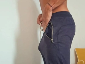 在酒店房间自慰并用大鸡巴顶弄 chinese easy gay porn site