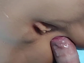 干她的屁眼。 japan creampie gay porn