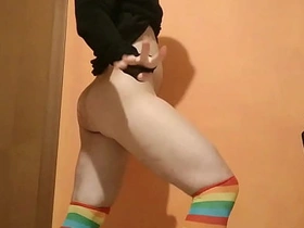 屁眼塞四颗网球？老娘现在做得到了！！！ gay japan gangbang porn