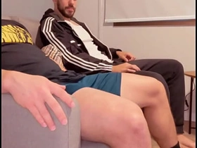 隔壁大屌邻居趁老婆上班跑来肏我 asian gay piss sex videos