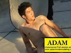 亚裔男模Adam japanese gay porn blowjob