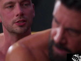 Damon Heart和Justin Jett在FistingInferno的重口拳交片 chinese friend porn gay