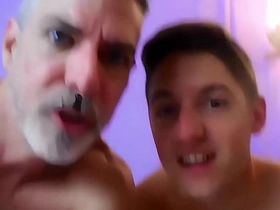 人形犬：Devin Jones与Richard Lennox激烈交媾 渴求下流游戏 chinese jubilant porn slim