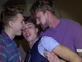 确保Law被我们干进小嫩屁眼 gay porn korean bung up