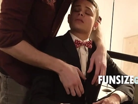 与嫩男友的情人节约会 japanese gay porn reddit